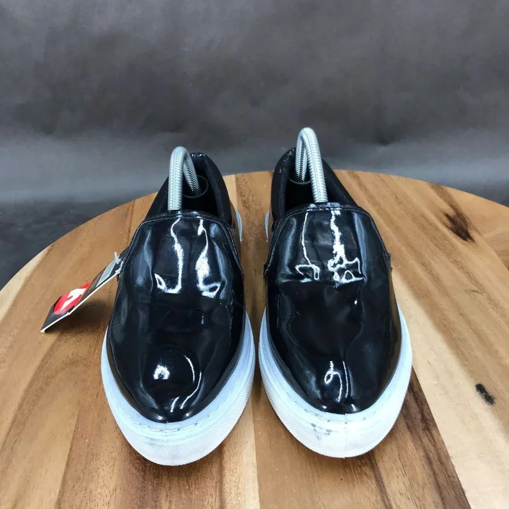 Airwalk Black Faux Leather Glossy Low Top Slip On Skate Shoes Youth Size 5